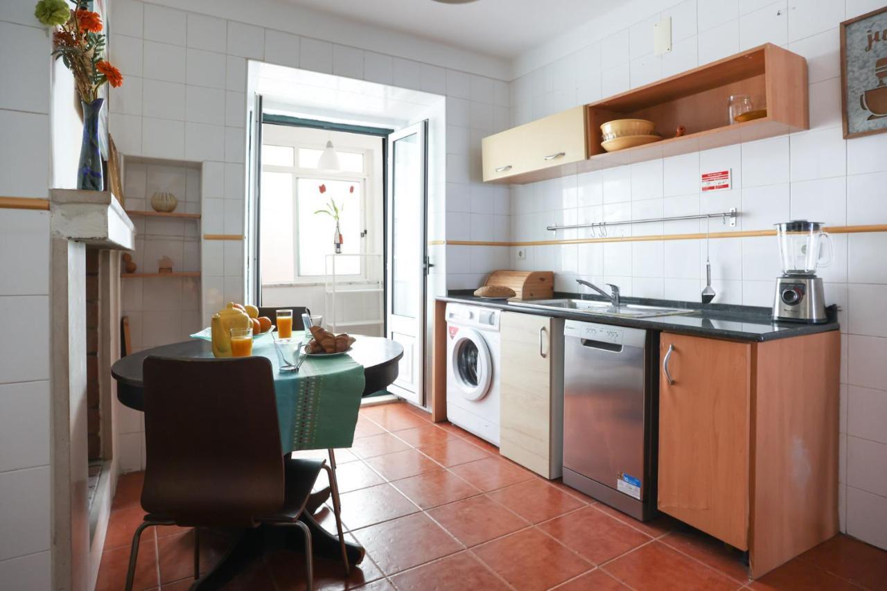 City Center Apt In Lively Bairro Alto! Lisbon Exterior photo