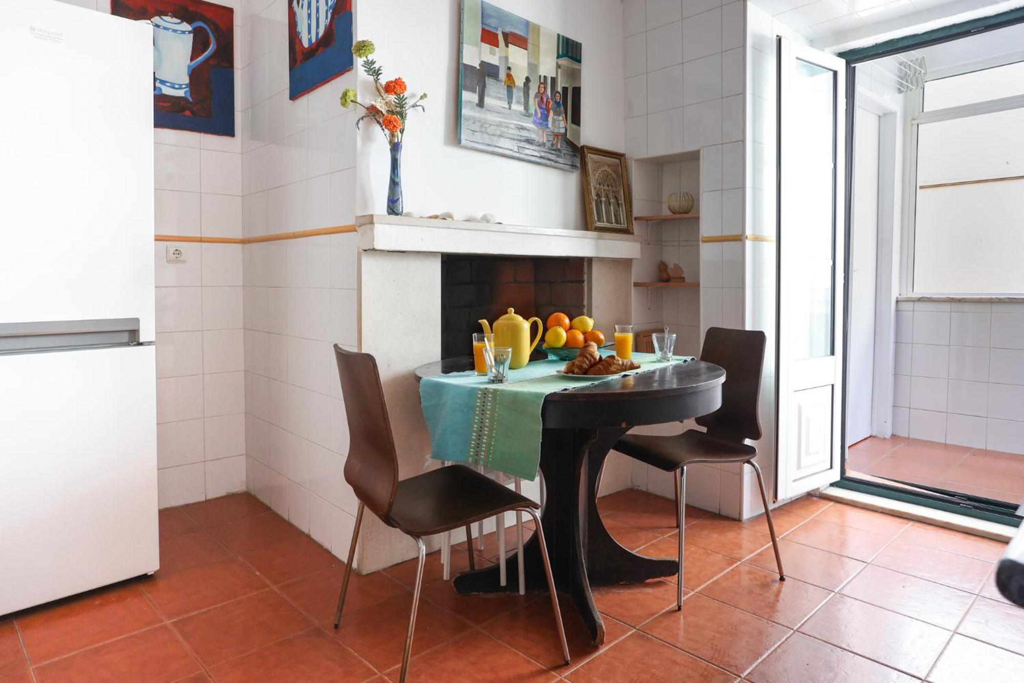 City Center Apt In Lively Bairro Alto! Lisbon Exterior photo